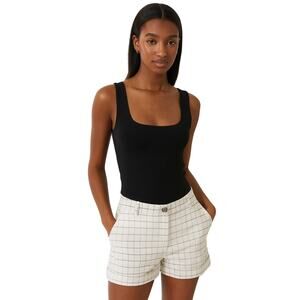 White House Black Market 5-Inch Luxe Windowpane Shorts in Ecru – EUC Size 4